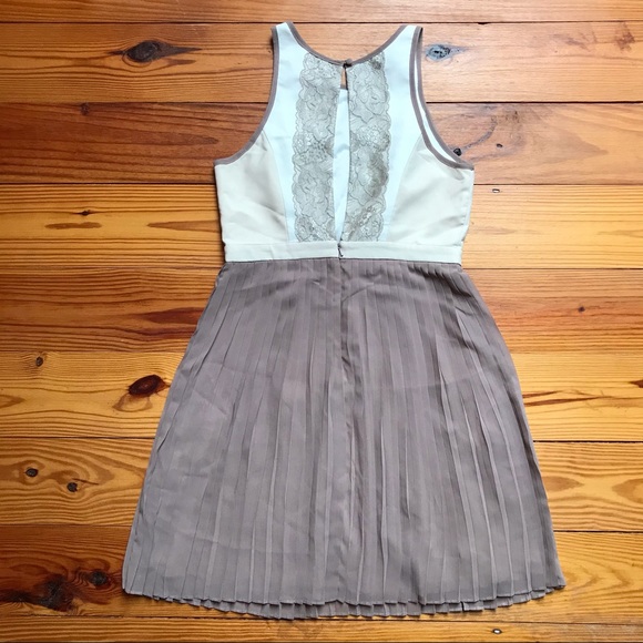 Minuet Cream Beige Pleated Lace A-Line Dress, EUC, M - Picture 13 of 15